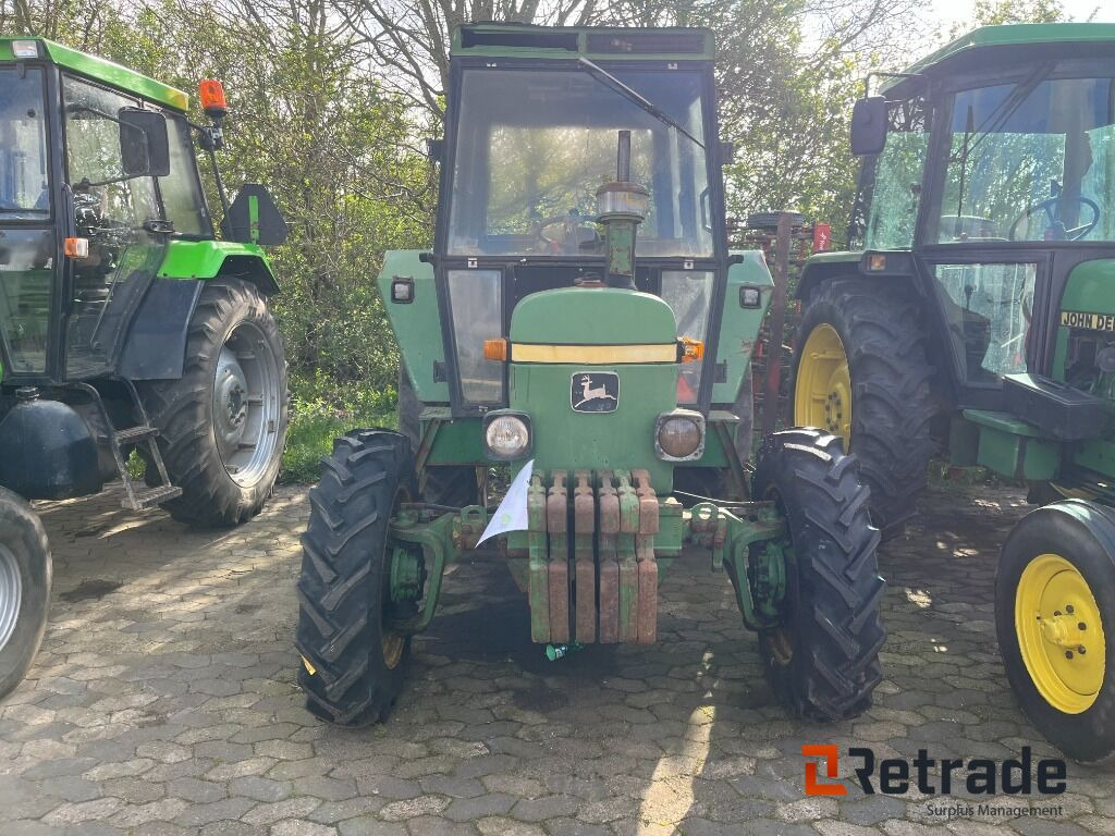 Tractor John Deere 2130 D 4 X 4 Traktor 2130 4 X 4 - Traktor: das Bild 2 Tractor John Deere 2130 D 4 X 4 Traktor 2130 4 X 4 - Traktor: das Bild 2