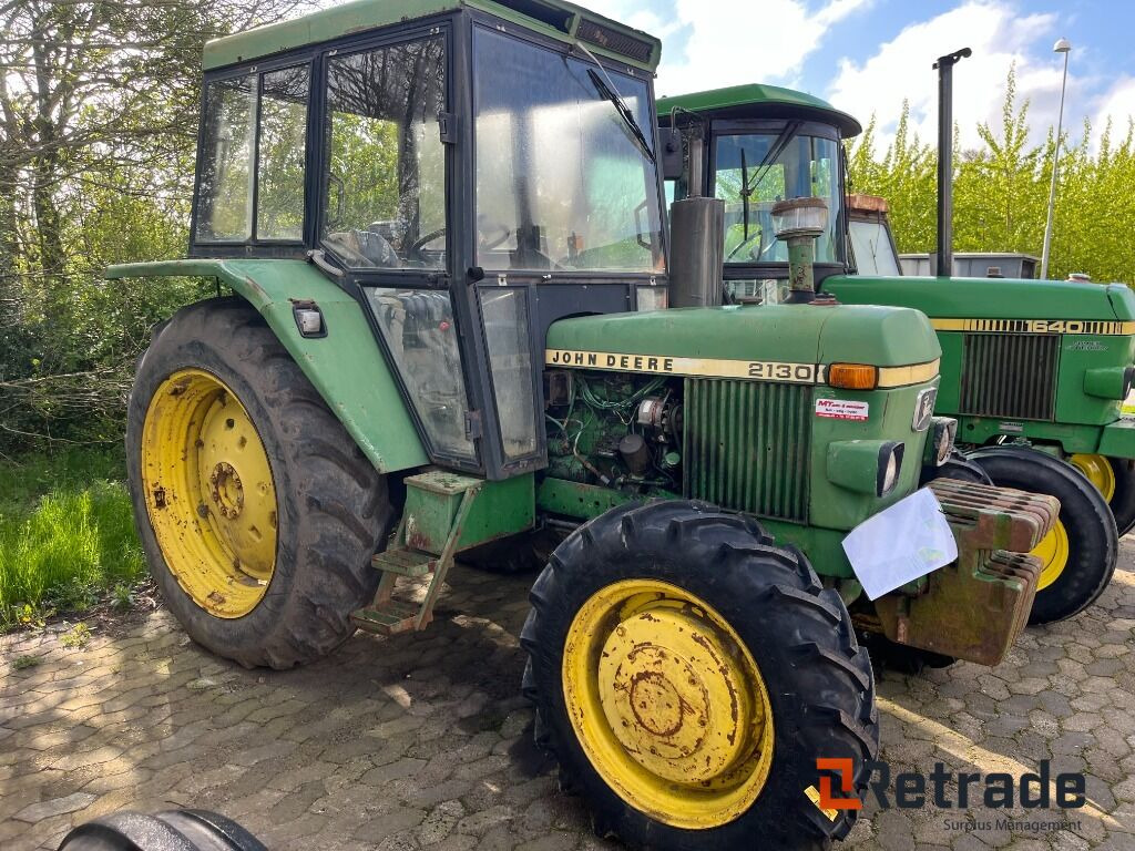 Tractor John Deere 2130 D 4 X 4 Traktor 2130 4 X 4 - Traktor: das Bild 4 Tractor John Deere 2130 D 4 X 4 Traktor 2130 4 X 4 - Traktor: das Bild 4