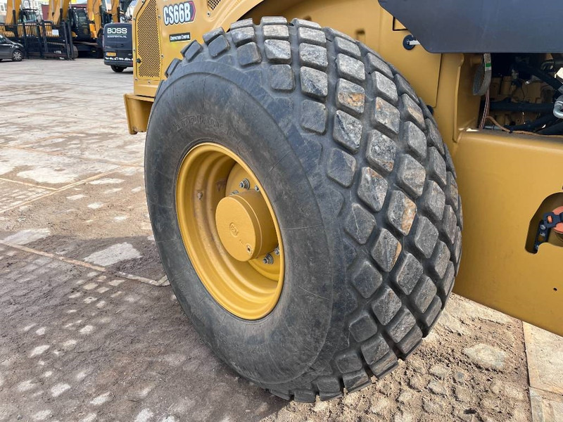 Walzen Cat CS66B - Excellent Condition / Low Hours / CE: das Bild 20