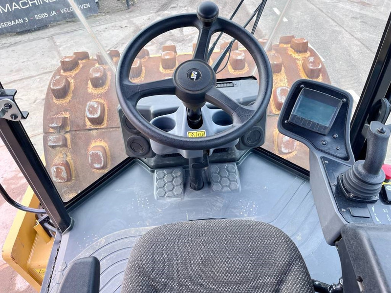 Walzen Cat CS66B - Excellent Condition / Low Hours / CE: das Bild 8