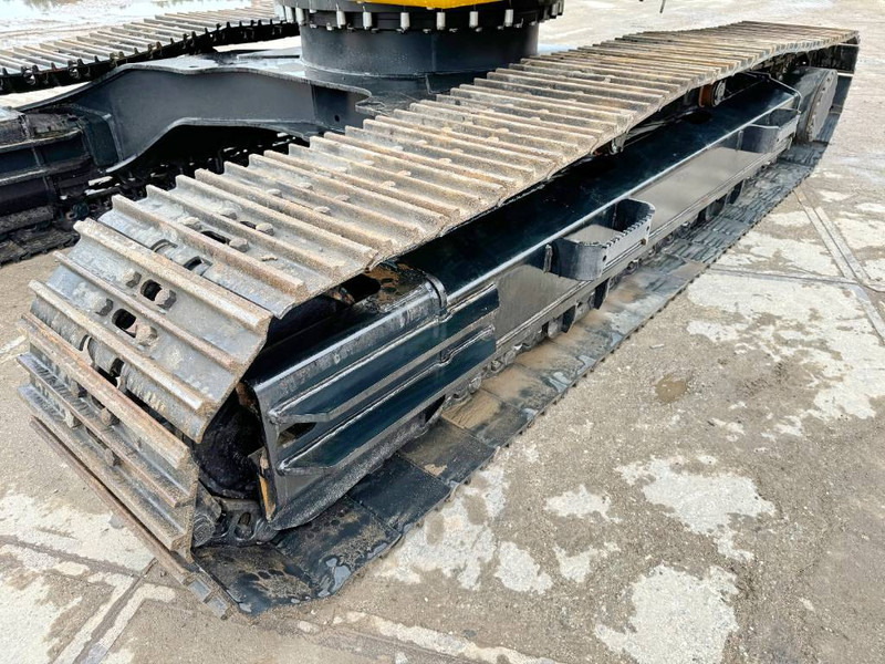 Kettenbagger neu kaufen JCB 215LC - New / Unused / Hammer Lines: das Bild 13