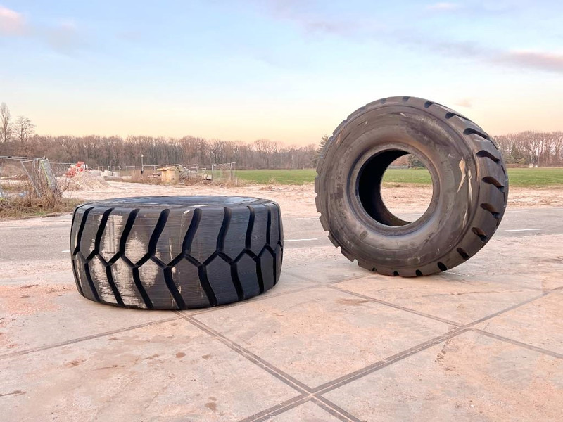 Michelin X Mine D2 45/65R45 Tyre x 2 - Felgen und Reifen für Baumaschine: das Bild 1 Michelin X Mine D2 45/65R45 Tyre x 2 - Felgen und Reifen für Baumaschine: das Bild 1