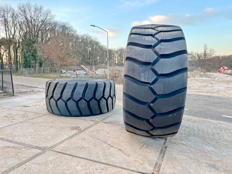 Michelin X Mine D2 45/65R45 Tyre x 2 - Felgen und Reifen für Baumaschine: das Bild 2 Michelin X Mine D2 45/65R45 Tyre x 2 - Felgen und Reifen für Baumaschine: das Bild 2