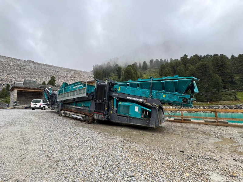 Powerscreen Warrior 2400 - Only 1000 Hours! Extra Conveyor - Siebmaschine: das Bild 2 Powerscreen Warrior 2400 - Only 1000 Hours! Extra Conveyor - Siebmaschine: das Bild 2