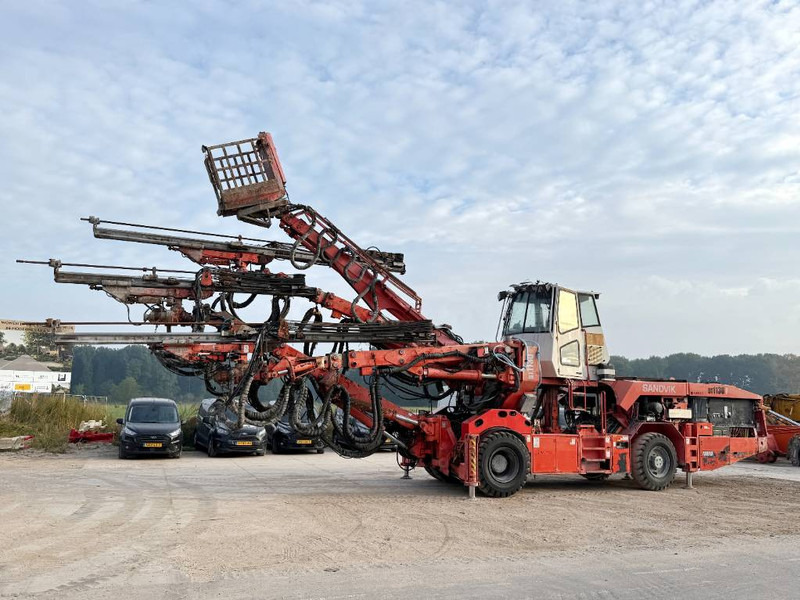 Sandvik DT1130-SC - 3x TB150 Drill Boom + Basket Boom - Bohrgerät: das Bild 1 Sandvik DT1130-SC - 3x TB150 Drill Boom + Basket Boom - Bohrgerät: das Bild 1