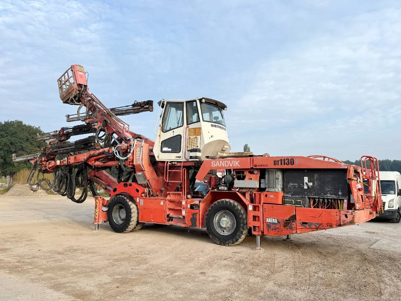 Sandvik DT1130-SC - 3x TB150 Drill Boom + Basket Boom - Bohrgerät: das Bild 4 Sandvik DT1130-SC - 3x TB150 Drill Boom + Basket Boom - Bohrgerät: das Bild 4