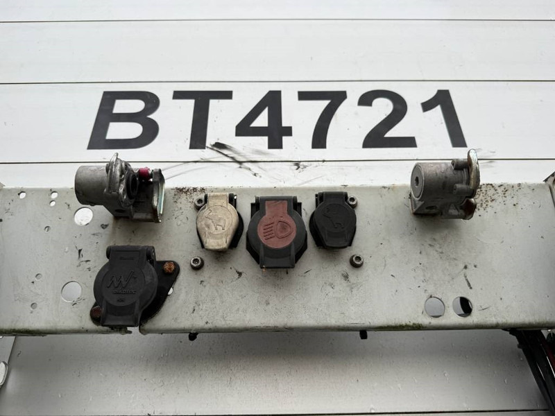 Planenauflieger Schmitz Cargobull SCB*S3T Drankentrailer / 3 Axles / Speed Curtain: das Bild 15