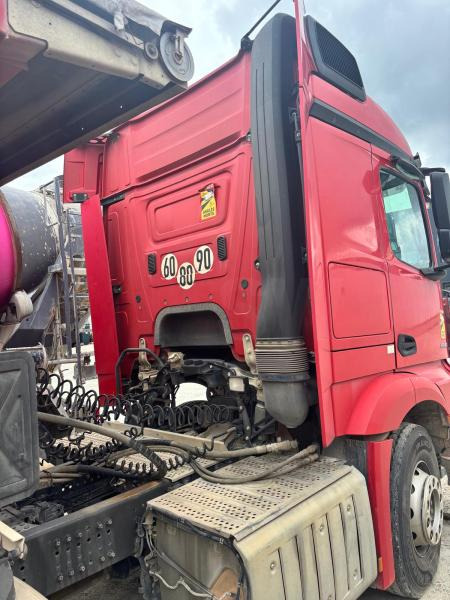Mercedes Arocs 1846 - Kipper: das Bild 5 Mercedes Arocs 1846 - Kipper: das Bild 5