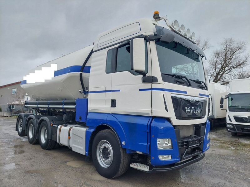 MAN TGX 35.440 Silo Euro 6 8x4 Lift+Lenk Klima (5) - LKW: das Bild 2 MAN TGX 35.440 Silo Euro 6 8x4 Lift+Lenk Klima (5) - LKW: das Bild 2