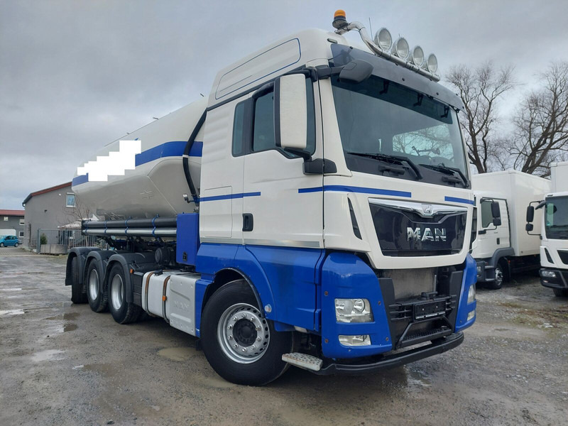 MAN TGX 35.440 Silo Euro 6 8x4 Lift+Lenk Klima (5) - LKW: das Bild 3 MAN TGX 35.440 Silo Euro 6 8x4 Lift+Lenk Klima (5) - LKW: das Bild 3
