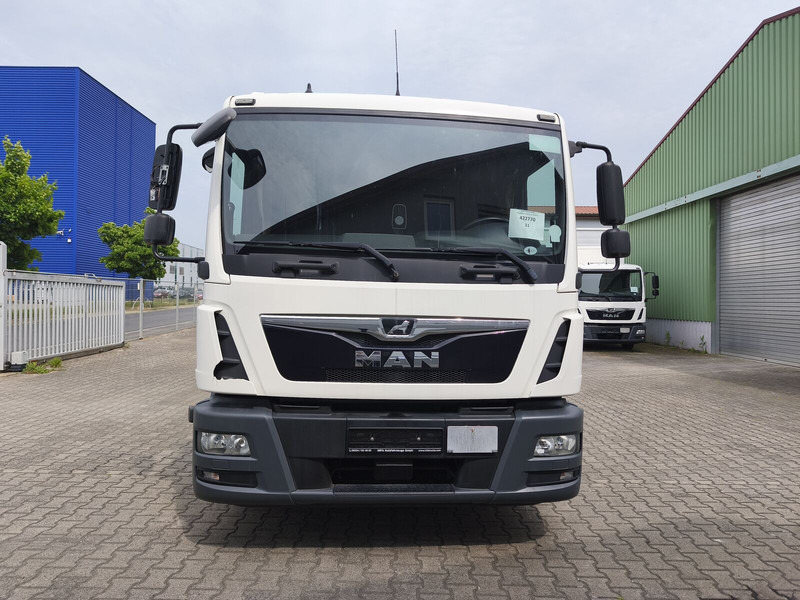 MAN TGL 8.190 Koffer gFH AHK LBW Euro 6 4x2 (11) - Koffer LKW: das Bild 3 MAN TGL 8.190 Koffer gFH AHK LBW Euro 6 4x2 (11) - Koffer LKW: das Bild 3