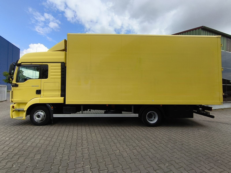 MAN TGL 8.220 Möbelkoffer Treppe (20) - Koffer LKW: das Bild 5 MAN TGL 8.220 Möbelkoffer Treppe (20) - Koffer LKW: das Bild 5