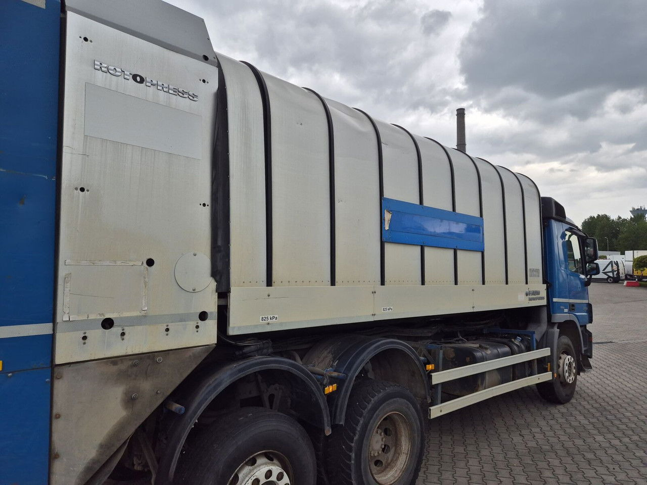 Faun Rotopress 522 / 2014 / Zöller 00301 - Müllwagen-Aufbau: das Bild 5 Faun Rotopress 522 / 2014 / Zöller 00301 - Müllwagen-Aufbau: das Bild 5