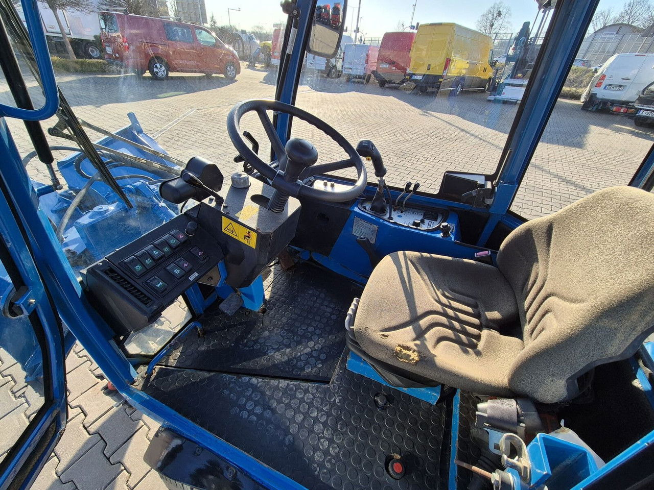 Kommunaltraktor Holder C245 4WD / Tool carrier / Snow plow / PTO Front AN D Rear / 4X4 /: das Bild 27