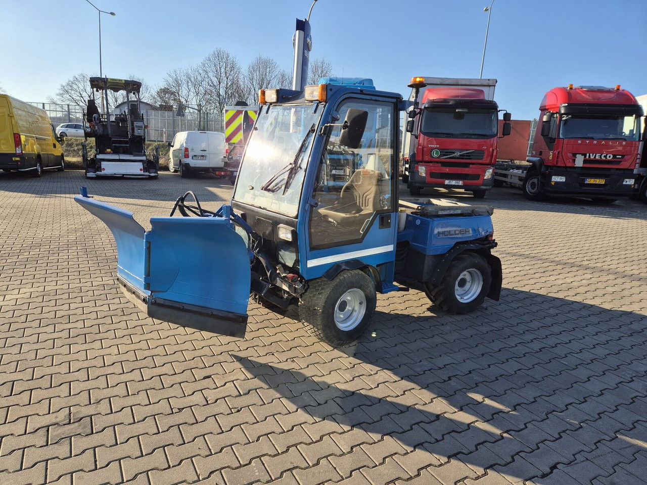 Holder C245 4WD / Tool carrier / Snow plow / PTO Front AN D Rear / 4X4 / - Kommunaltraktor: das Bild 1 Holder C245 4WD / Tool carrier / Snow plow / PTO Front AN D Rear / 4X4 / - Kommunaltraktor: das Bild 1