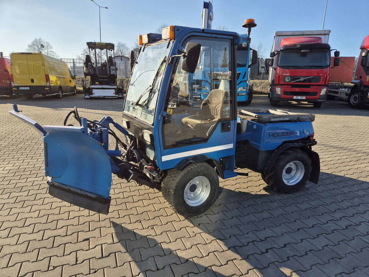 Kommunaltraktor Holder C245 4WD / Tool carrier / Snow plow / PTO Front AN D Rear / 4X4 /: das Bild 14