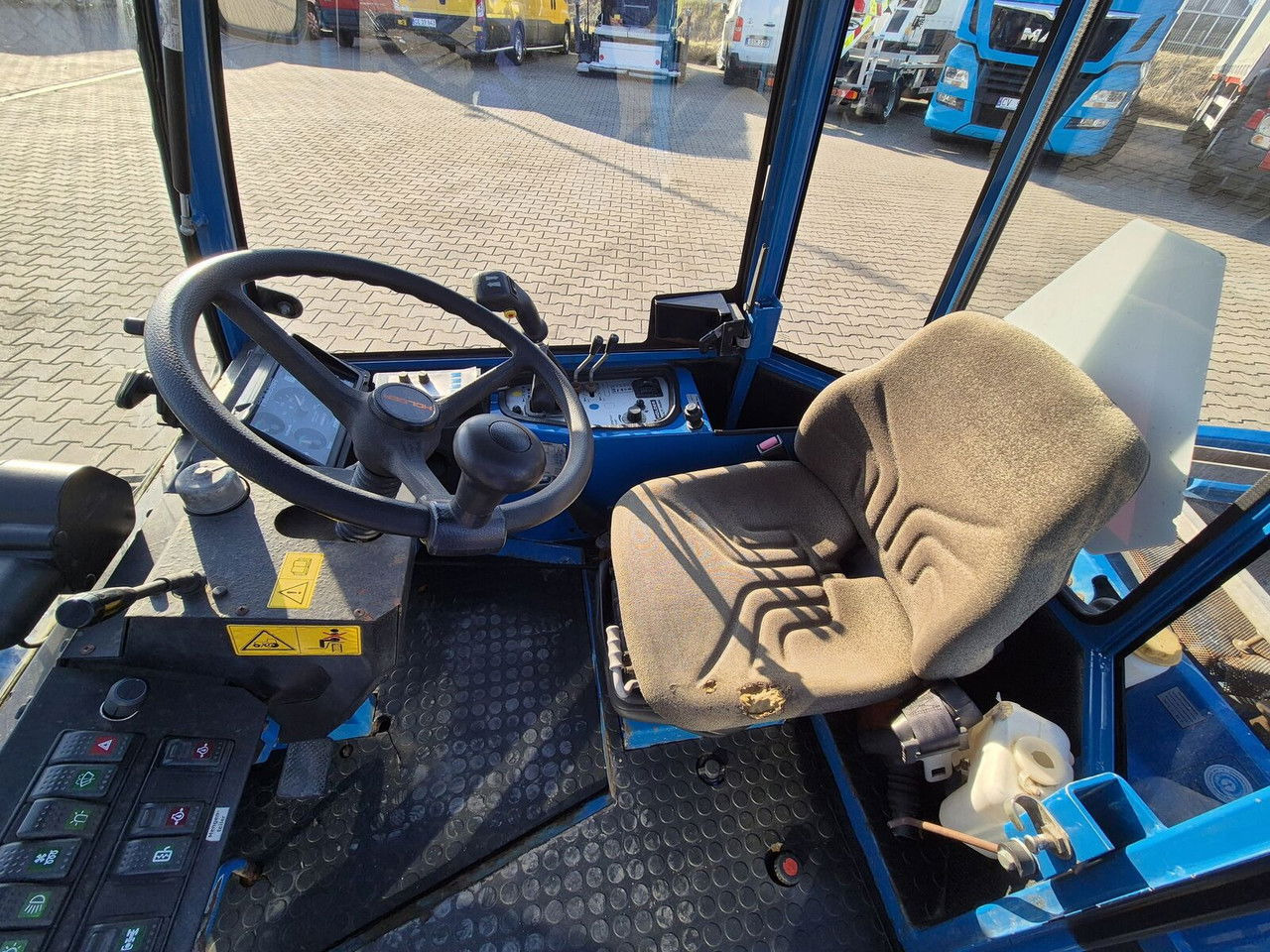 Kommunaltraktor Holder C245 4WD / Tool carrier / Snow plow / PTO Front AN D Rear / 4X4 /: das Bild 28