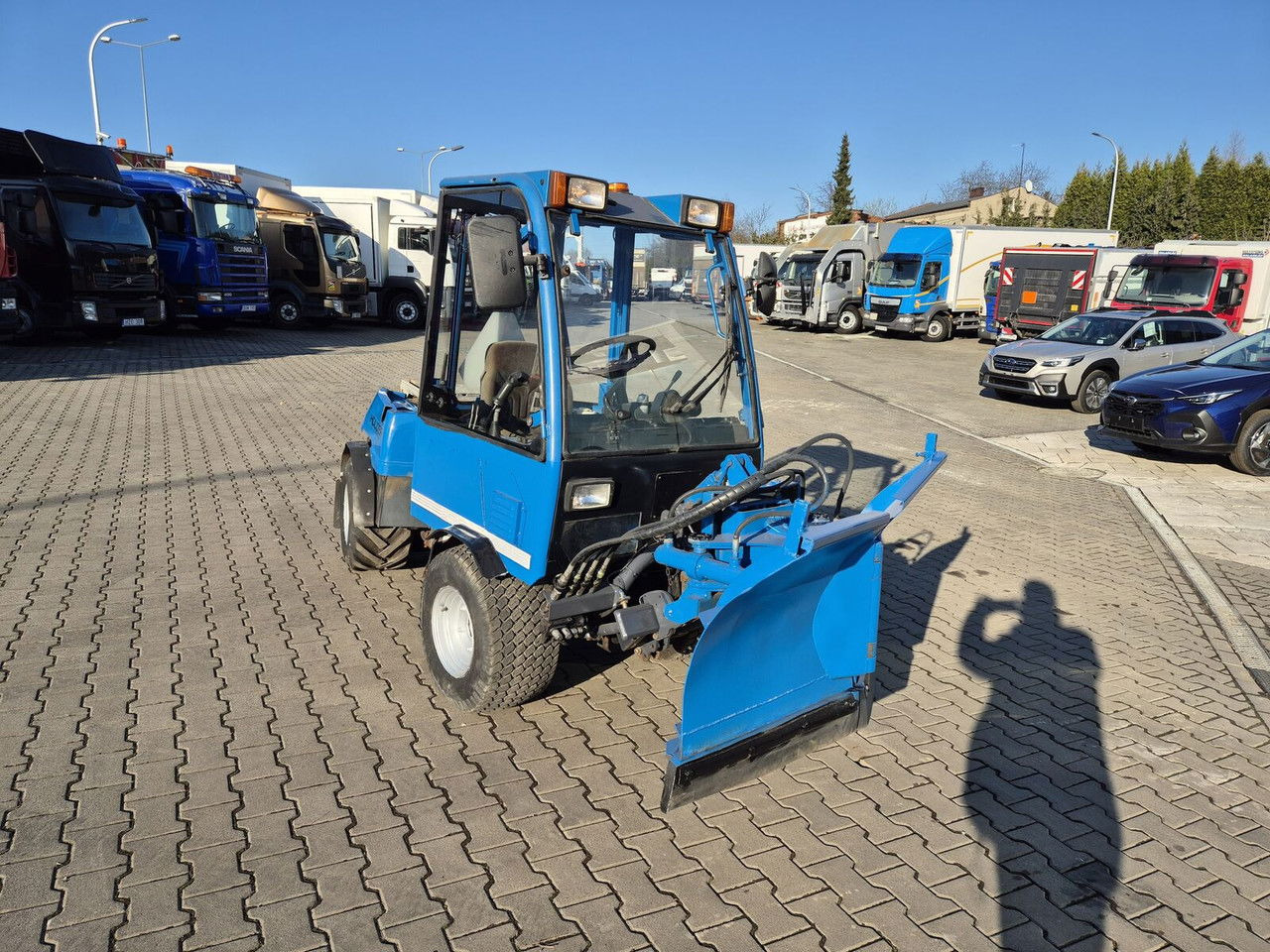 Holder C245 4WD / Tool carrier / Snow plow / PTO Front AN D Rear / 4X4 / - Kommunaltraktor: das Bild 5 Holder C245 4WD / Tool carrier / Snow plow / PTO Front AN D Rear / 4X4 / - Kommunaltraktor: das Bild 5