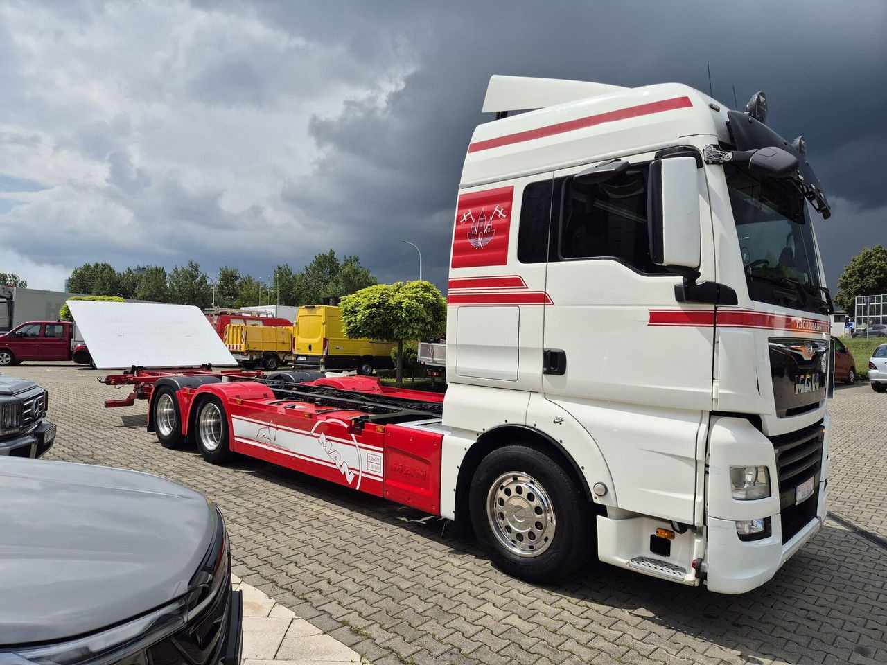 MAN TGX 28 28.420 , 6x2-2 LL / Trailer HFR KM 20 / 1 Owner / E6 /Techni - Containerwagen/ Wechselfahrgestell LKW: das Bild 5 MAN TGX 28 28.420 , 6x2-2 LL / Trailer HFR KM 20 / 1 Owner / E6 /Techni - Containerwagen/ Wechselfahrgestell LKW: das Bild 5