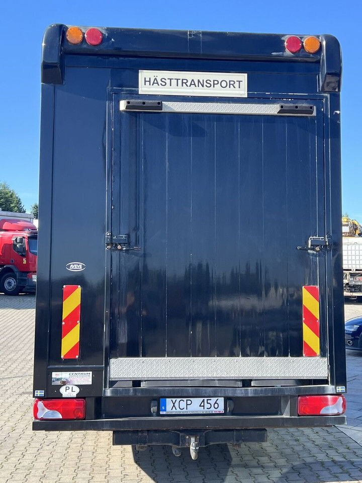 Mercedes-Benz Atego 815 For 4 horses + 3 people / like camper - Pferdetransporter: das Bild 5 Mercedes-Benz Atego 815 For 4 horses + 3 people / like camper - Pferdetransporter: das Bild 5