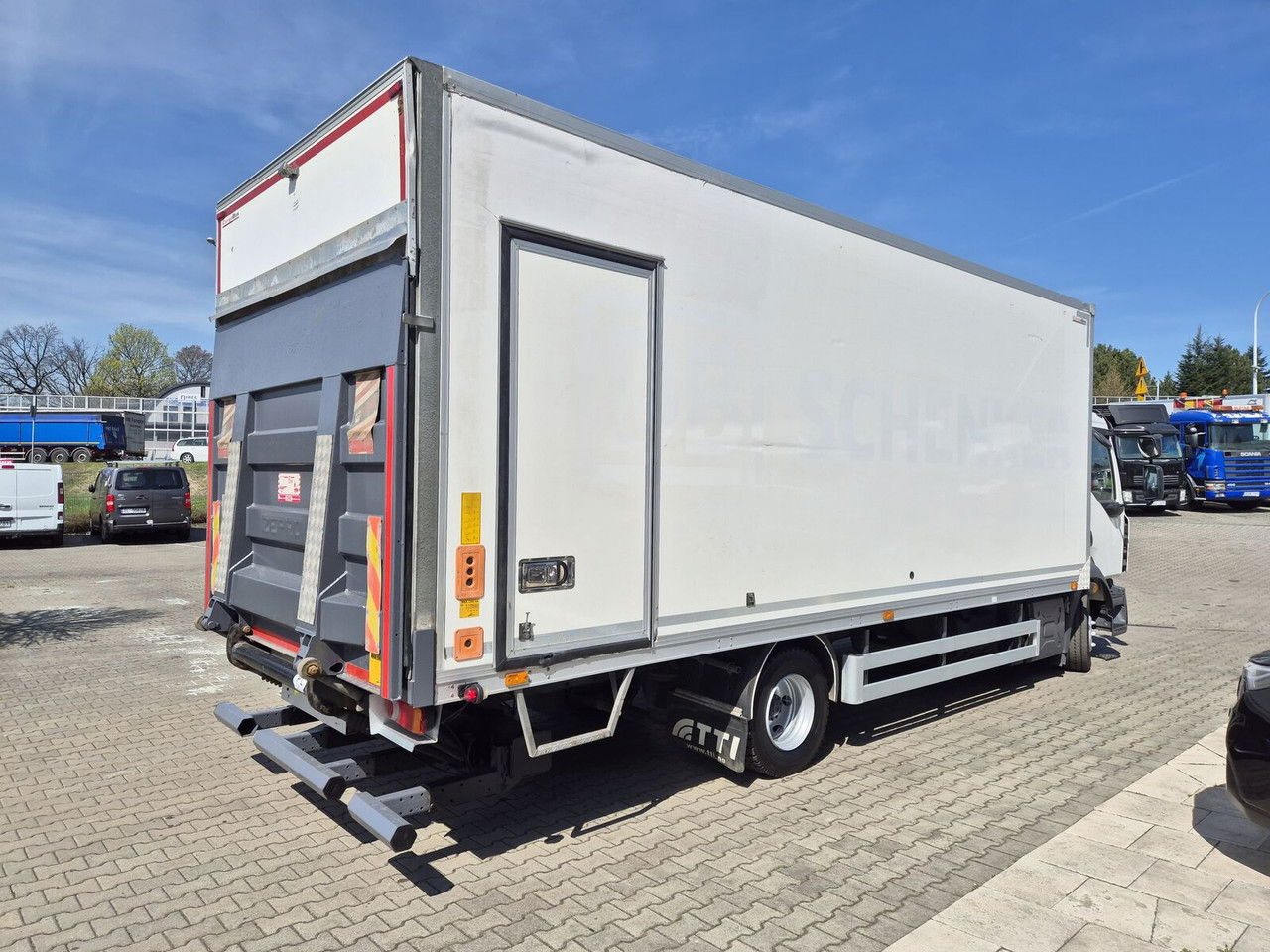 Renault D Gama 12.220 / LOW KM / Euro6 - Koffer LKW: das Bild 5 Renault D Gama 12.220 / LOW KM / Euro6 - Koffer LKW: das Bild 5