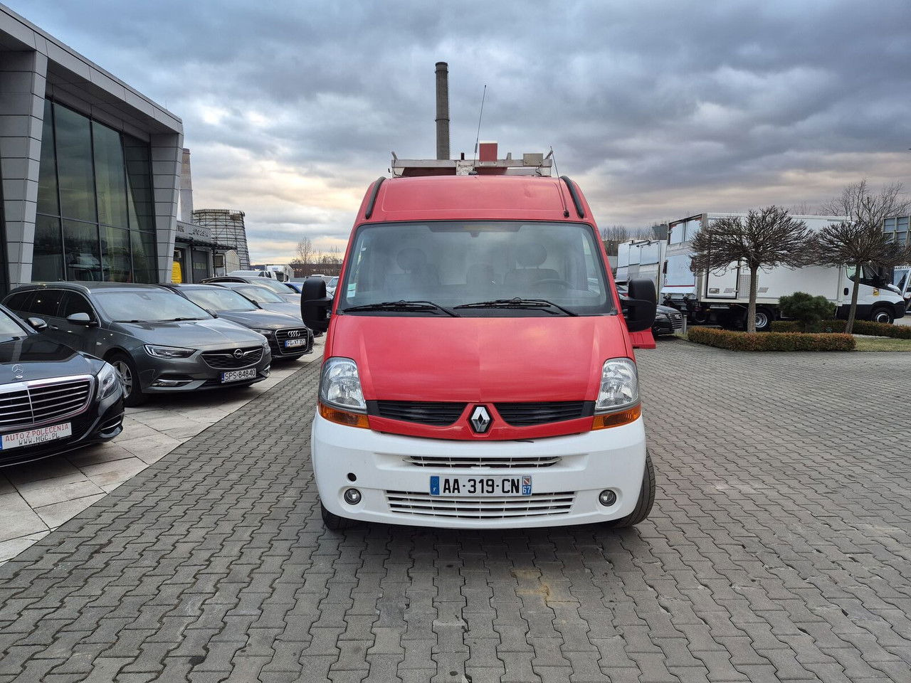 Renault Master 2.5 DCi / Only 25TKM / Like NEW / WE Have 3 THE Same - Feuerwehrfahrzeug: das Bild 4 Renault Master 2.5 DCi / Only 25TKM / Like NEW / WE Have 3 THE Same - Feuerwehrfahrzeug: das Bild 4