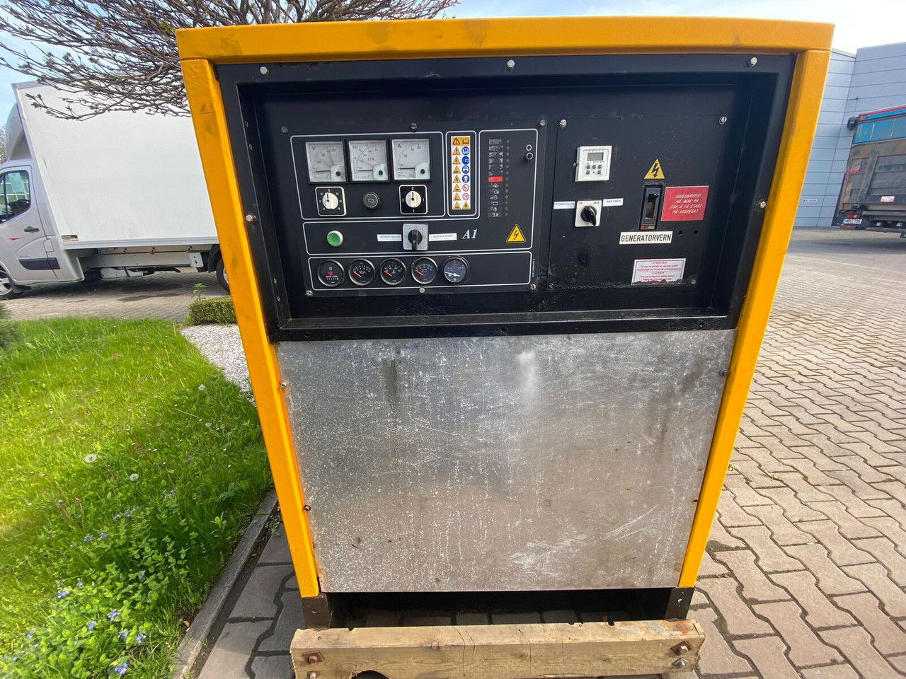 SDMO NS 60 W M, Silent generator 60kVA, 48KW NS 60 W M, Silent generator 60kVA, 48KW - Stromgenerator: das Bild 3 SDMO NS 60 W M, Silent generator 60kVA, 48KW NS 60 W M, Silent generator 60kVA, 48KW - Stromgenerator: das Bild 3