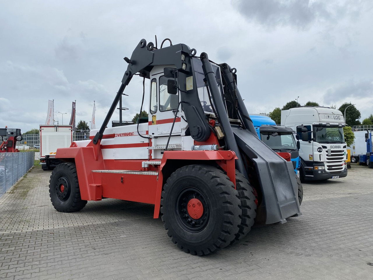 Svetruck TMF 12/9 HB / 1 Owner / Reach Stacker / Elme Sprea DER - Gabelstapler: das Bild 1 Svetruck TMF 12/9 HB / 1 Owner / Reach Stacker / Elme Sprea DER - Gabelstapler: das Bild 1