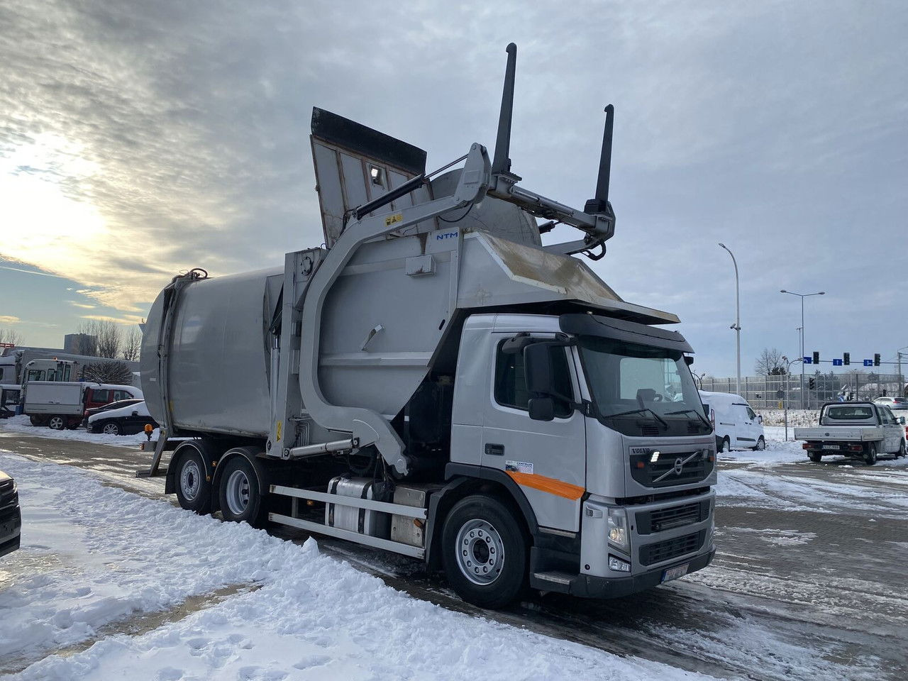 Volvo FM 420 6X2 / NTM / Super Condition - Müllwagen: das Bild 1 Volvo FM 420 6X2 / NTM / Super Condition - Müllwagen: das Bild 1
