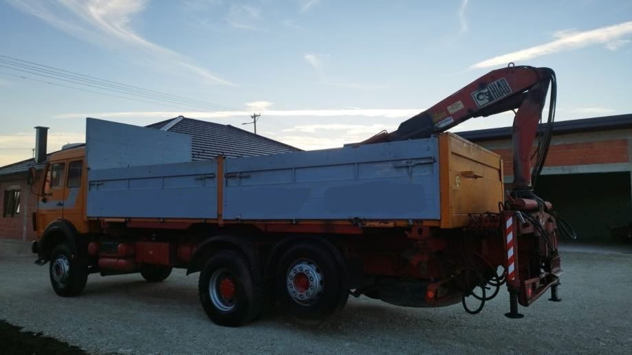 Mercedes-Benz 2228 6x2 stake body - crane - Plane LKW: das Bild 4 Mercedes-Benz 2228 6x2 stake body - crane - Plane LKW: das Bild 4