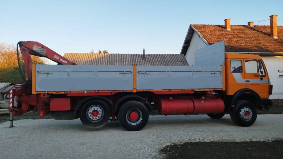 Mercedes-Benz 2228 6x2 stake body - crane - Plane LKW: das Bild 3 Mercedes-Benz 2228 6x2 stake body - crane - Plane LKW: das Bild 3