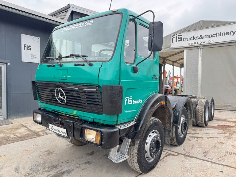 Mercedes-Benz 3025 8x4 chassis - complete spring - Fahrgestell LKW: das Bild 1 Mercedes-Benz 3025 8x4 chassis - complete spring - Fahrgestell LKW: das Bild 1