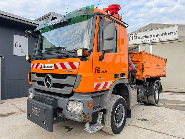 Mercedes-Benz Actros 1832 AK tipper 4x4 - crane Fassi 9.2M - remote control - Kipper: das Bild 1 Mercedes-Benz Actros 1832 AK tipper 4x4 - crane Fassi 9.2M - remote control - Kipper: das Bild 1
