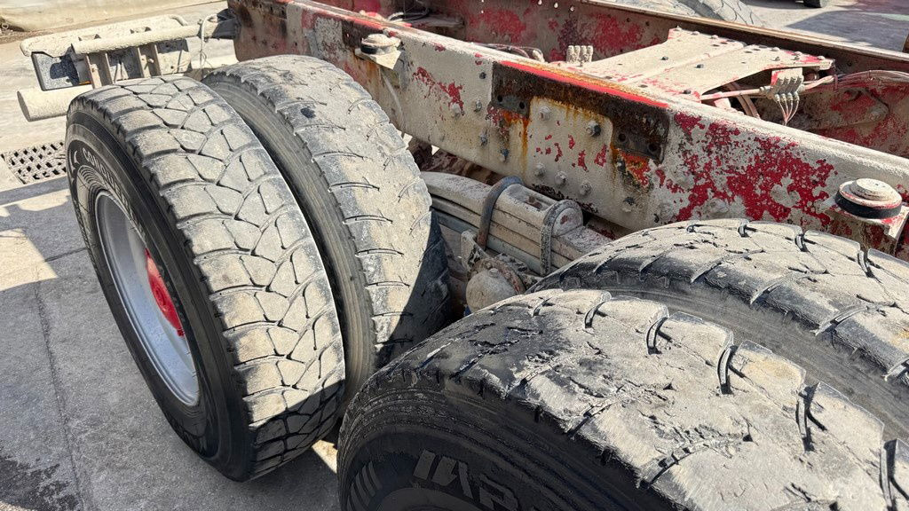 Fahrgestell LKW Mercedes-Benz SK 2627 6x4 chassis - V6 - full spring: das Bild 7