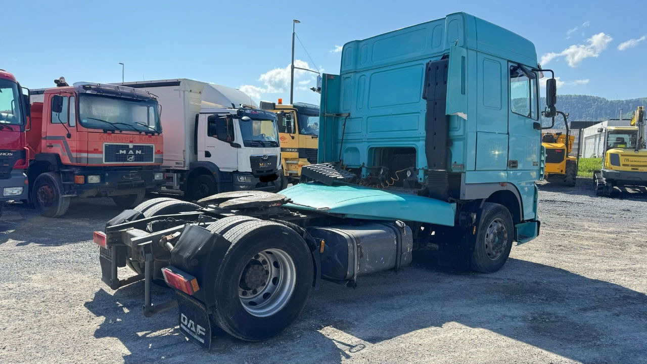 DAF XF 95.430 8x4 tipper 19m3 - ac - hydraulic side - Sattelzugmaschine: das Bild 5 DAF XF 95.430 8x4 tipper 19m3 - ac - hydraulic side - Sattelzugmaschine: das Bild 5