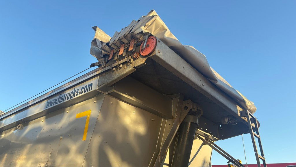 Schmitz Cargobull SCBS3D - elec. taurpaulin - Kipper Auflieger: das Bild 4 Schmitz Cargobull SCBS3D - elec. taurpaulin - Kipper Auflieger: das Bild 4