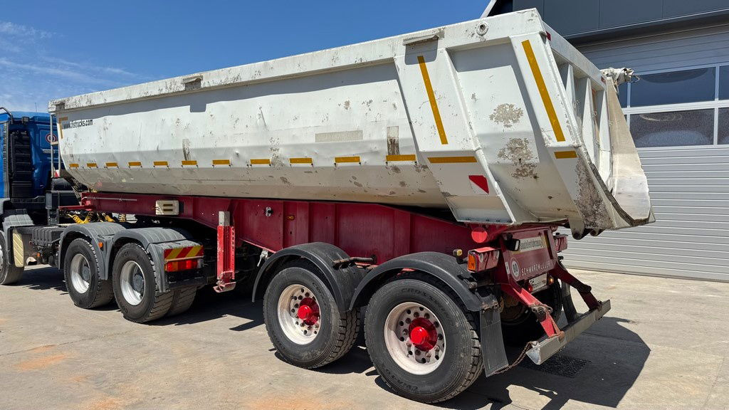 Schwarzmüller K202 2-Axle Tipper - Taurpaulin - Kipper Auflieger: das Bild 4 Schwarzmüller K202 2-Axle Tipper - Taurpaulin - Kipper Auflieger: das Bild 4