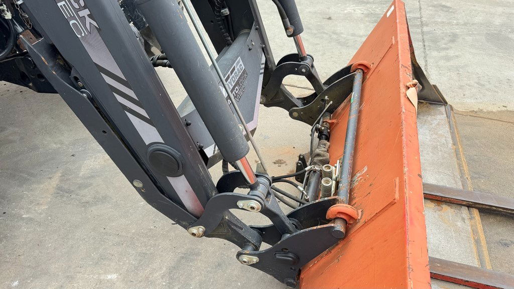 Steyr 6140 Profi 4x4 aut. arm + bucket - Traktor: das Bild 4 Steyr 6140 Profi 4x4 aut. arm + bucket - Traktor: das Bild 4