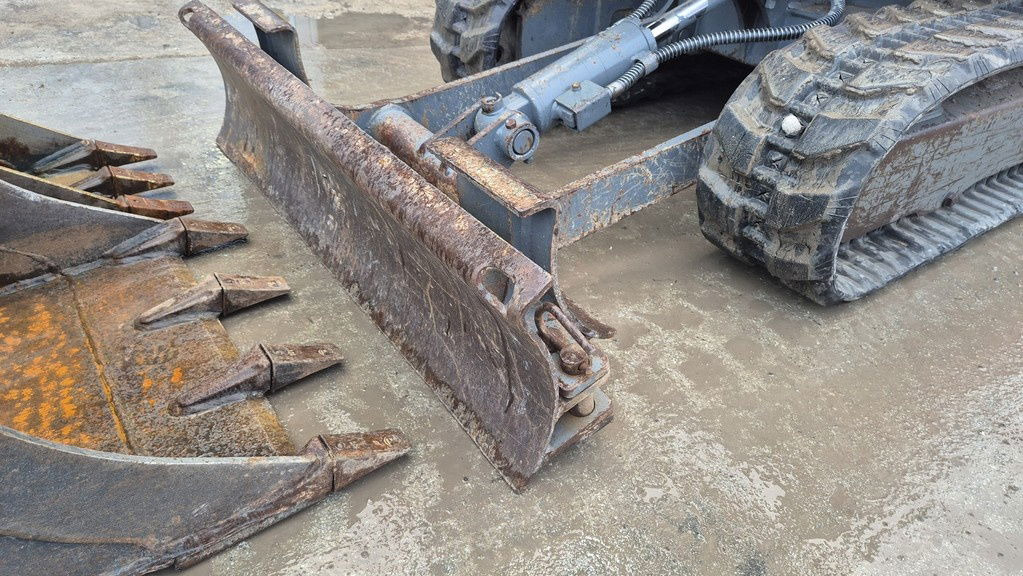 Takeuchi TB225 - 2021 Year - 1365 Hours - 3X Buckets - Minibagger: das Bild 2 Takeuchi TB225 - 2021 Year - 1365 Hours - 3X Buckets - Minibagger: das Bild 2