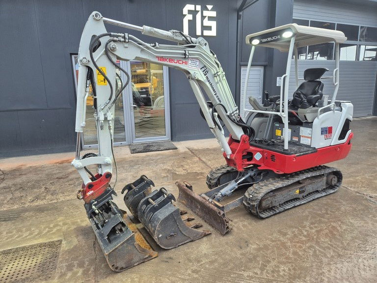 Takeuchi TB225 - 2021 Year - 1365 Hours - 3X Buckets - Minibagger: das Bild 1 Takeuchi TB225 - 2021 Year - 1365 Hours - 3X Buckets - Minibagger: das Bild 1