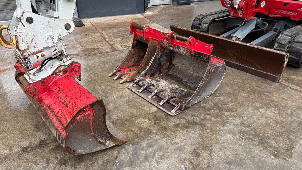 Takeuchi TB370 - Powertilt - 3X Buckets - 2021 Year - 3025 Working Hours - Minibagger: das Bild 2 Takeuchi TB370 - Powertilt - 3X Buckets - 2021 Year - 3025 Working Hours - Minibagger: das Bild 2