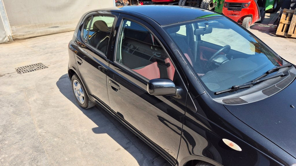 Toyota Yaris 1.3 - Petrol - 5 Doors - AC - Schrägheck: das Bild 4 Toyota Yaris 1.3 - Petrol - 5 Doors - AC - Schrägheck: das Bild 4