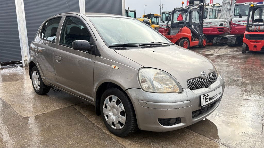 Toyota Yaris 1.3 - Petrol - 5 Doors - AC - Schrägheck: das Bild 2 Toyota Yaris 1.3 - Petrol - 5 Doors - AC - Schrägheck: das Bild 2