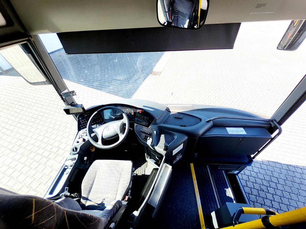 Überlandbus Mercedes Benz O 550 Integro L 65 Sitze / 360 PS-Euro 6 / Lift / Automatik: das Bild 9