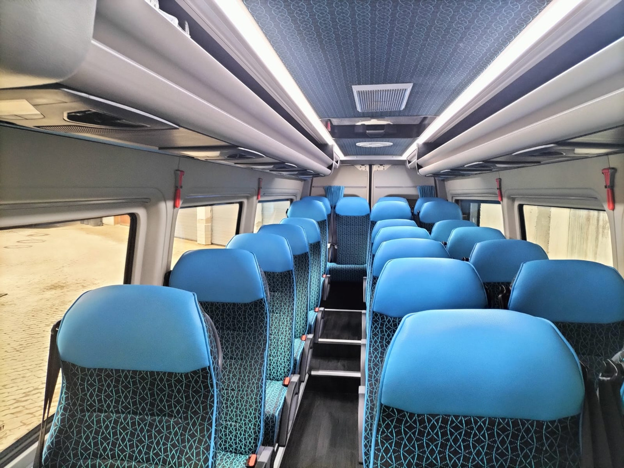 Mercedes Benz Sprinter 519cdi / Reisebus / ATOS 22+1+1 / Automatik / Telma / TV / Kühlschrank / USB - Kleinbus, Personentransporter: das Bild 5 Mercedes Benz Sprinter 519cdi / Reisebus / ATOS 22+1+1 / Automatik / Telma / TV / Kühlschrank / USB - Kleinbus, Personentransporter: das Bild 5