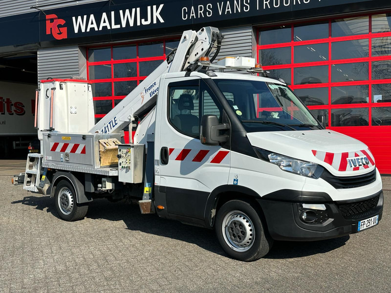 Iveco Daily 35S14 278 draaaiuren, 4x gestempeld, 14 meter APK 10-04-2026, KM 40.365 - Transporter: das Bild 4 Iveco Daily 35S14 278 draaaiuren, 4x gestempeld, 14 meter APK 10-04-2026, KM 40.365 - Transporter: das Bild 4