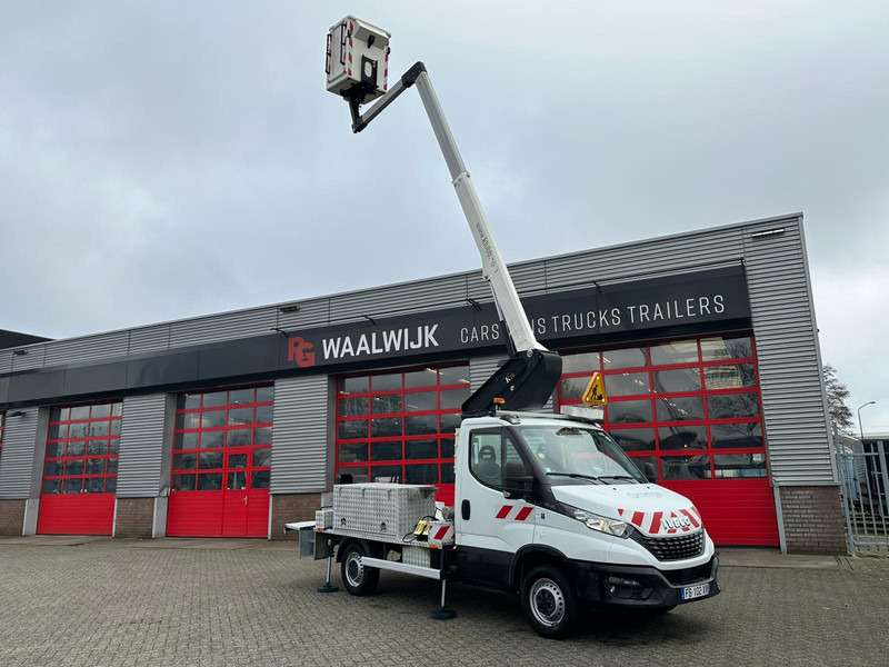 Iveco Daily 35S14 APK 29-08-2026, 4x gestempeld Km 64.779 - Transporter: das Bild 3 Iveco Daily 35S14 APK 29-08-2026, 4x gestempeld Km 64.779 - Transporter: das Bild 3