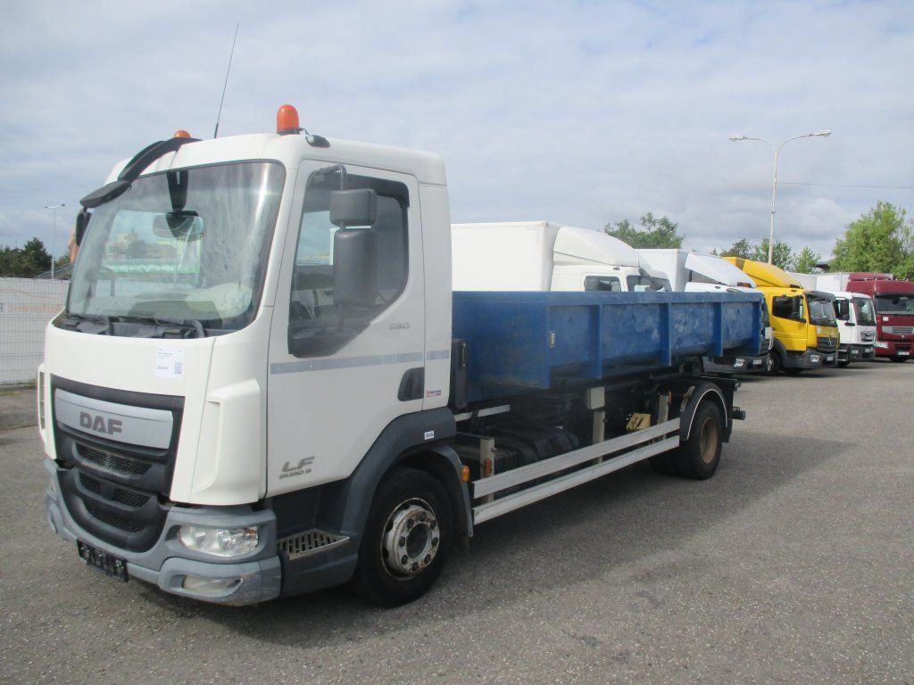 DAF LF 12.250 - Abrollkipper: das Bild 1 DAF LF 12.250 - Abrollkipper: das Bild 1