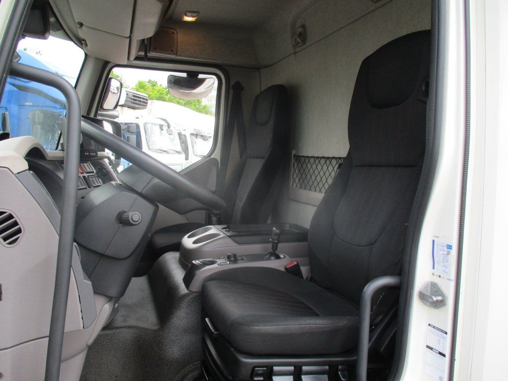 Koffer LKW DAF LF 230 Dhollandia 2T: das Bild 13