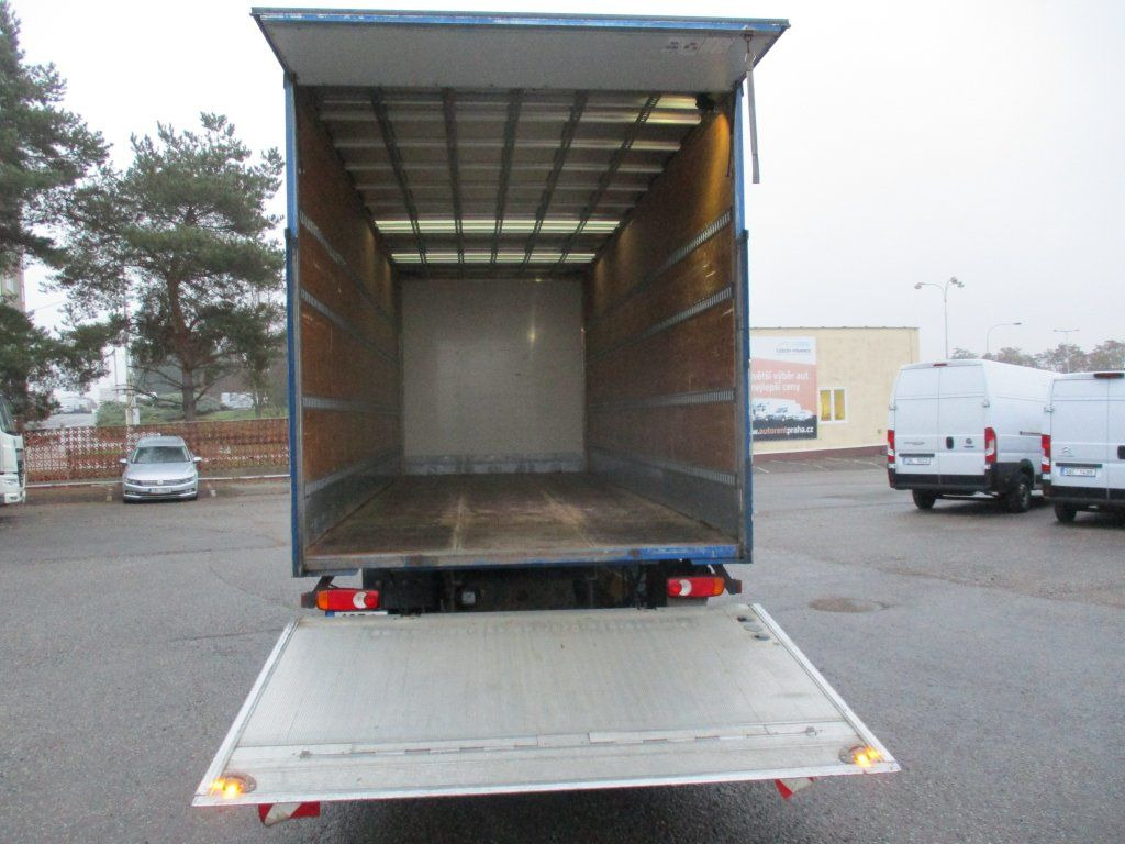 Iveco 120E25 mit LBW Iveco 120E25 mit LBW - Koffer LKW: das Bild 4 Iveco 120E25 mit LBW Iveco 120E25 mit LBW - Koffer LKW: das Bild 4